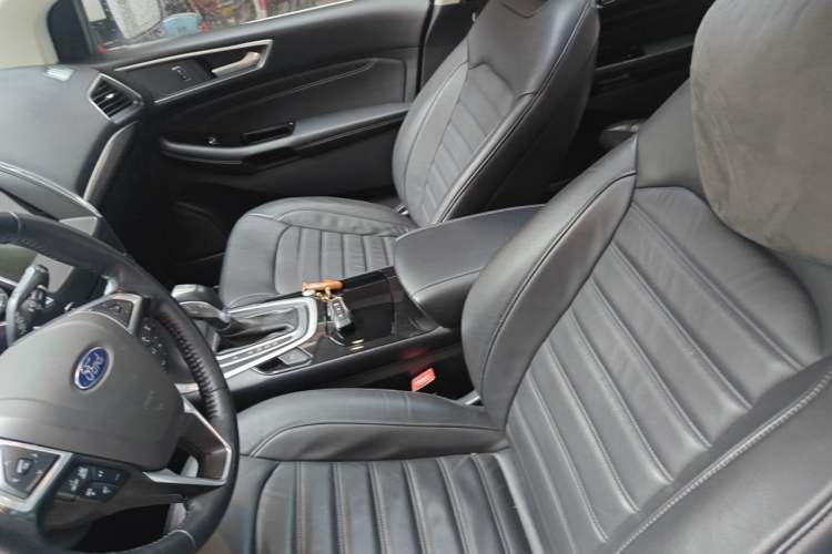 Used Ford Edge 2016 EcoBoost 245 Two-Wheel-Drive Titanium 7-Seater Left Front Seat