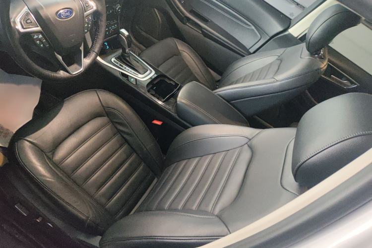 Used Ford Edge 2016 EcoBoost 245 Two-Wheel-Drive Titanium 7-Seater Left Front Seat