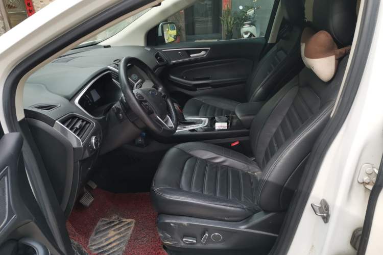 Used Ford Edge 2016 EcoBoost 245 Two-Wheel-Drive Titanium 7-Seater Left Front Seat