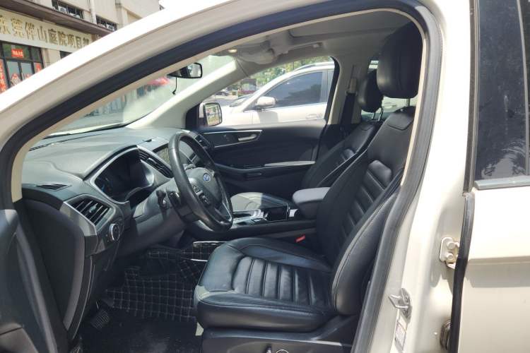Used Ford Edge 2016 EcoBoost 245 Two-Wheel-Drive Titanium 7-Seater Left Front Seat