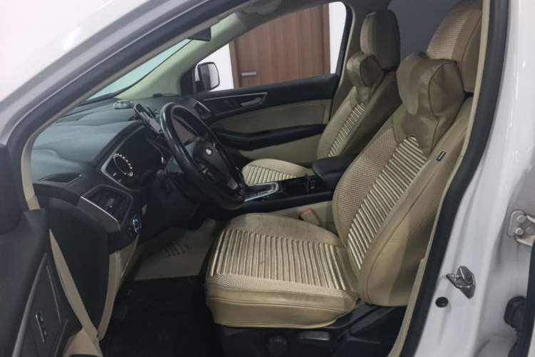 Used Ford Edge 2016 EcoBoost 245 Two-Wheel-Drive Titanium 5-Seater Left Front Seat