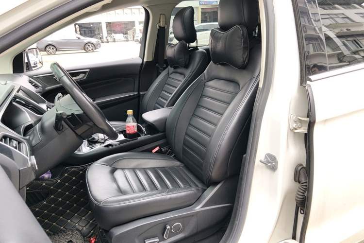 Used Ford Edge 2016 EcoBoost 245 Two-Wheel-Drive Titanium 7-Seater Left Front Seat