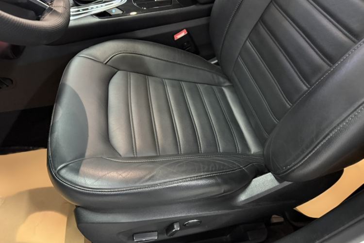 Used Ford Edge 2016 EcoBoost 245 Four-Wheel Drive Titanium Edition 7-Seater Left Front Seat