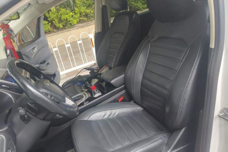 Used Ford Edge 2016 EcoBoost 245 Two-Wheel-Drive Platinum Edition 7-Seater Left Front Seat