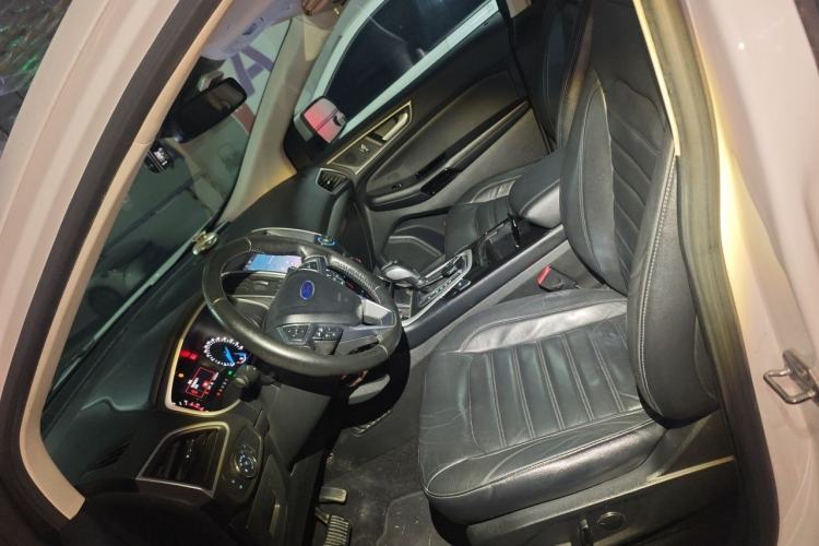 Used Ford Edge 2016 EcoBoost 245 Two-Wheel-Drive Platinum Edition 7-Seater Left Front Seat