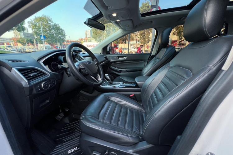 Used Ford Edge 2016 EcoBoost 245 Two-Wheel-Drive Titanium 7-Seater Left Front Seat