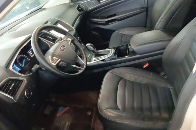 Used Ford Edge 2016 EcoBoost 245 Two-Wheel-Drive Titanium 7-Seater Left Front Seat