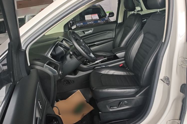 Used Ford Edge 2016 EcoBoost 245 Two-Wheel-Drive Titanium 7-Seater Left Front Seat