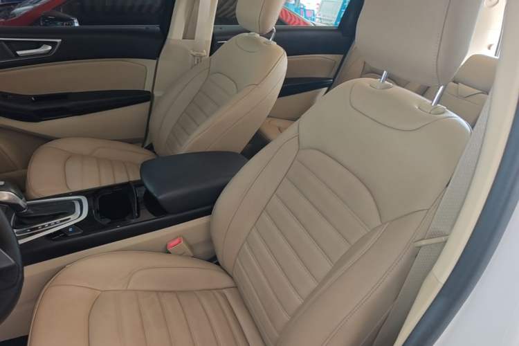 Used Ford Edge 2016 EcoBoost 245 Two-Wheel-Drive Titanium 5-Seater Left Front Seat