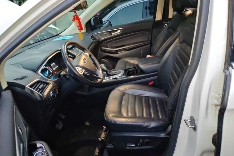 Used Ford Edge 2016 EcoBoost 245 Two-Wheel-Drive Titanium 7-Seater Left Front Seat