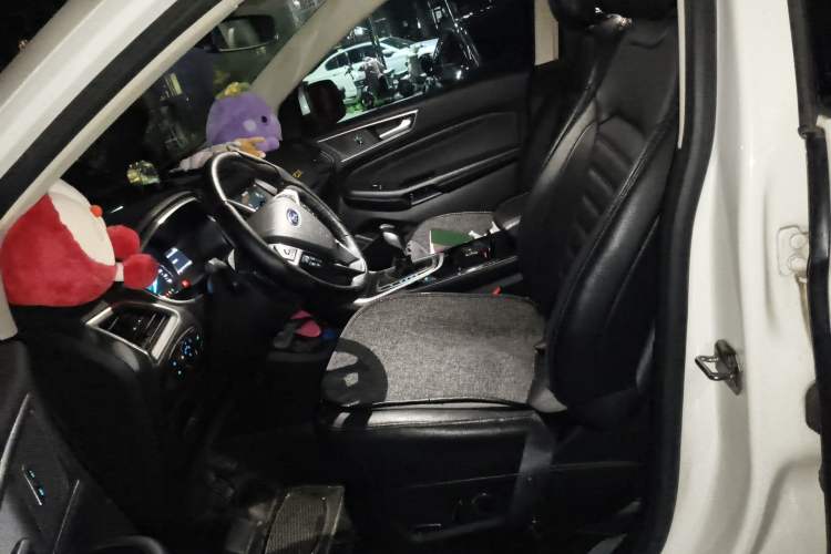 Used Ford Edge 2016 EcoBoost 245 Two-Wheel-Drive Titanium 7-Seater Left Front Seat