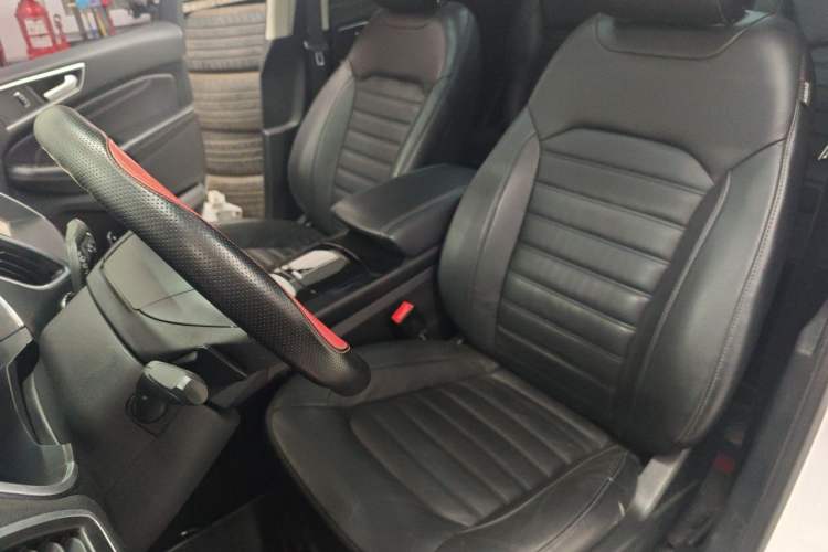 Used Ford Edge 2016 EcoBoost 245 Two-Wheel-Drive Titanium 7-Seater Left Front Seat