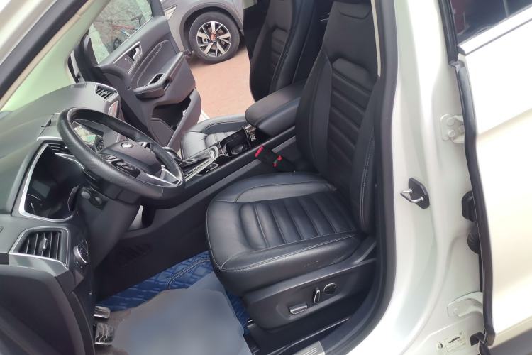 Used Ford Edge 2016 EcoBoost 245 Two-Wheel-Drive Titanium 7-Seater Left Front Seat
