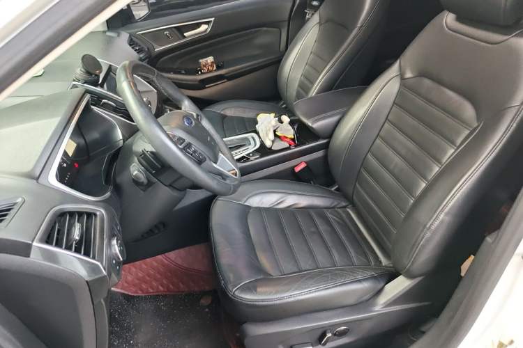 Used Ford Edge 2016 EcoBoost 245 Two-Wheel-Drive Titanium 7-Seater Left Front Seat