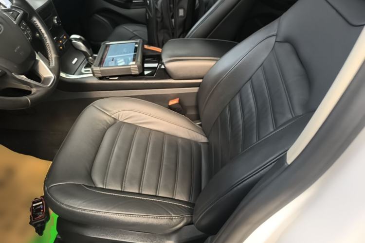 Used Ford Edge 2016 EcoBoost 245 Two-Wheel-Drive Titanium 7-Seater Left Front Seat