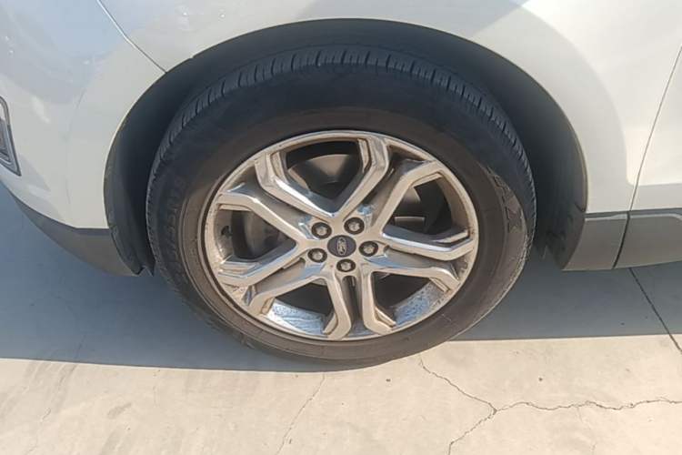 Used Ford Edge 2016 EcoBoost 245 Two-Wheel-Drive Titanium 7-Seater Left Front Wheel Hub