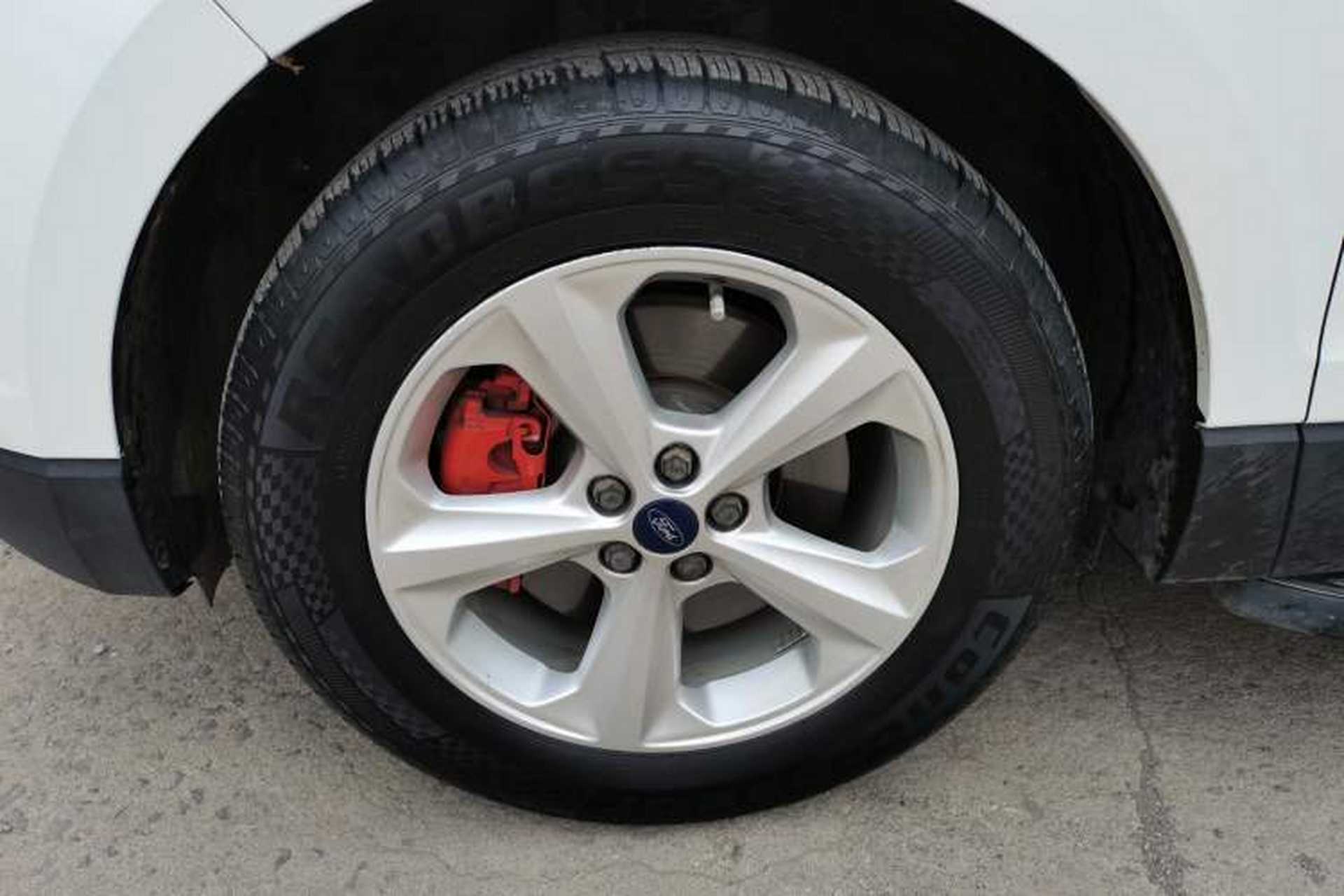 Used Ford Edge 2016 EcoBoost 245 Two-Wheel-Drive Titanium 5-Seater Left Front Wheel Hub