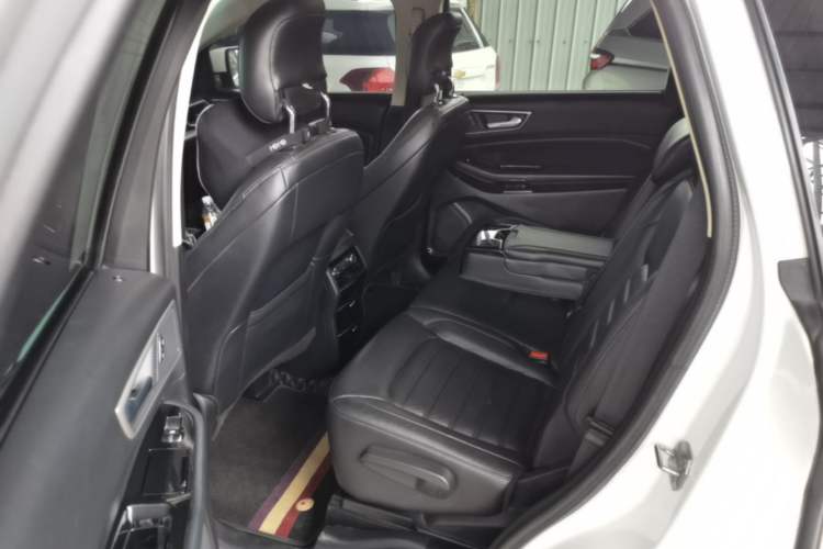 Used Ford Edge 2016 EcoBoost 245 Two-Wheel-Drive Platinum Edition 7-Seater Left Rear Seat