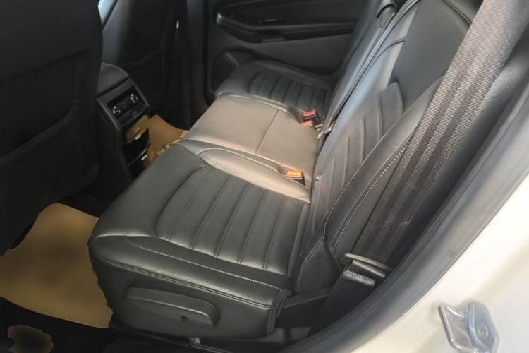 Used Ford Edge 2016 EcoBoost 245 Two-Wheel-Drive Titanium 7-Seater Left Rear Seat