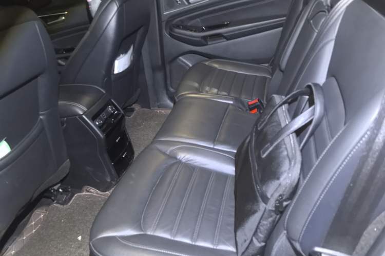 Used Ford Edge 2016 EcoBoost 245 Two-Wheel-Drive Titanium 7-Seater Left Rear Seat