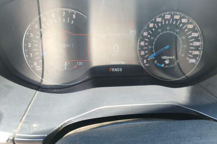 Used Ford Edge 2016 EcoBoost 245 Four-Wheel Drive Titanium 7-Seater Odometer Close Up