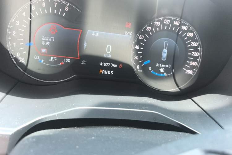 Used Ford Edge 2016 EcoBoost 245 Four-Wheel Drive Titanium 7-Seater Odometer Close Up