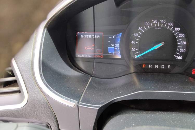 Used Ford Edge 2016 EcoBoost 245 Two-Wheel-Drive Titanium 7-Seater Odometer Close Up