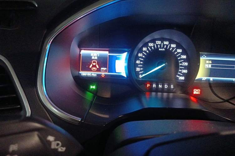 Used Ford Edge 2016 EcoBoost 245 Two-Wheel-Drive Titanium 7-Seater Odometer Close Up