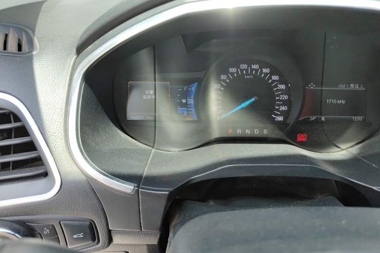 Used Ford Edge 2016 EcoBoost 245 Two-Wheel-Drive Titanium 7-Seater Odometer Close Up