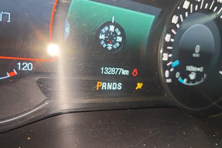 Used Ford Edge 2016 EcoBoost 245 Four-Wheel Drive Titanium 7-Seater Odometer Close Up