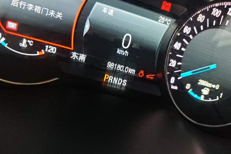 Used Ford Edge 2016 EcoBoost 245 Four-Wheel Drive Titanium 7-Seater Odometer Close Up