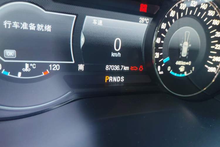 Used Ford Edge 2016 EcoBoost 245 Four-Wheel Drive Titanium 7-Seater Odometer Close Up
