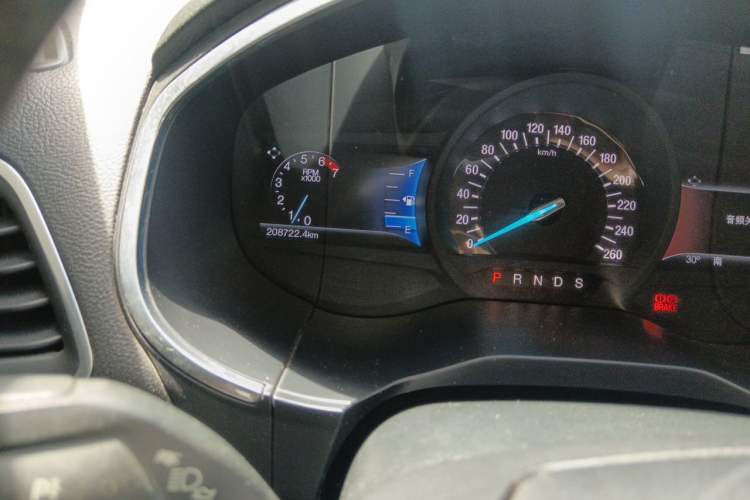 Used Ford Edge 2016 EcoBoost 245 Two-Wheel-Drive Titanium 7-Seater Odometer Close Up