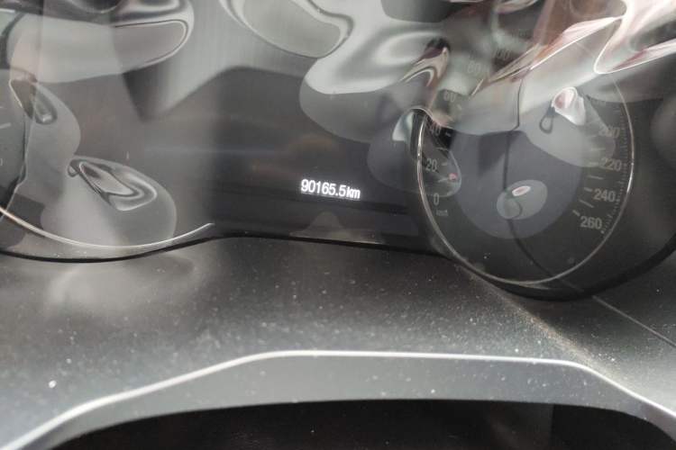 Used Ford Edge 2016 EcoBoost 245 Four-Wheel Drive Titanium 7-Seater Odometer Close Up