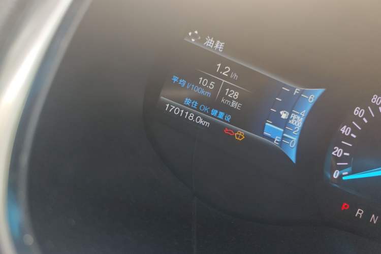 Used Ford Edge 2016 EcoBoost 245 Four-Wheel Drive Titanium Edition 7-Seater Odometer Close Up