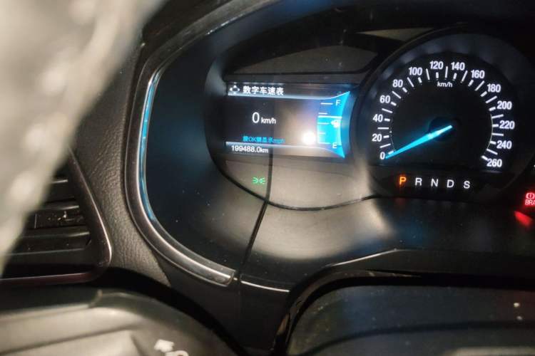 Used Ford Edge 2016 EcoBoost 245 Two-Wheel-Drive Titanium 7-Seater Odometer Close Up