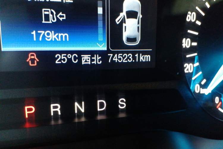 Used Ford Edge 2016 EcoBoost 245 Two-Wheel-Drive Titanium 5-Seater Odometer Close Up