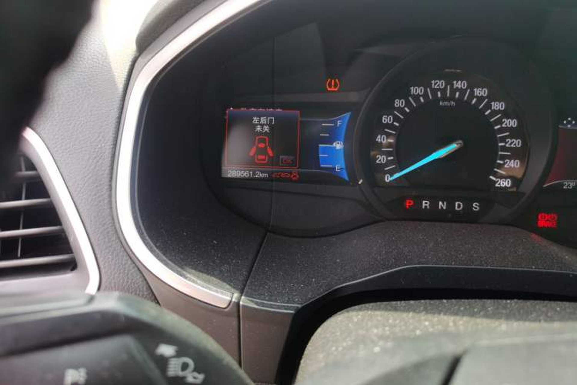 Used Ford Edge 2016 EcoBoost 245 Two-Wheel-Drive Titanium 7-Seater Odometer Close Up