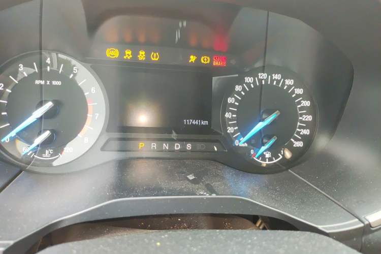 Used Ford Edge 2016 EcoBoost 245 Two-Wheel-Drive Titanium 5-Seater Odometer Close Up