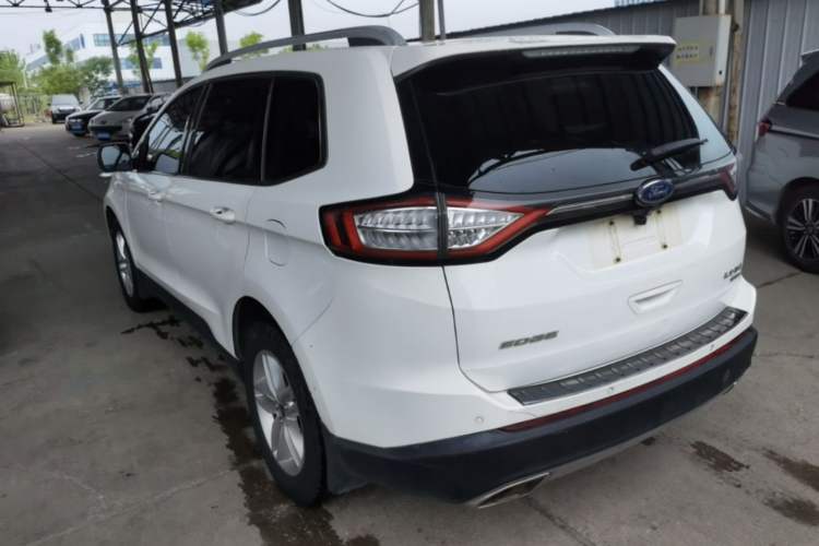 Used Ford Edge 2016 EcoBoost 245 Two-Wheel-Drive Platinum Edition 7-Seater Rear Left 45 Deg