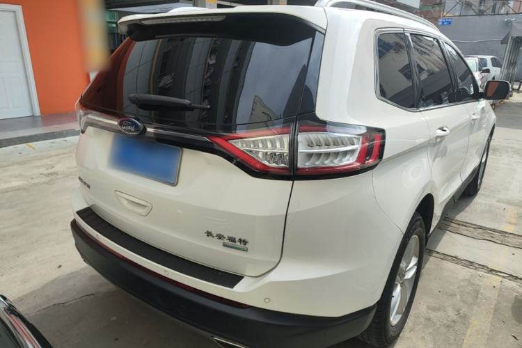 Used Ford Edge 2016 EcoBoost 245 Two-Wheel-Drive Platinum Edition 7-Seater Rear Right 45 Deg
