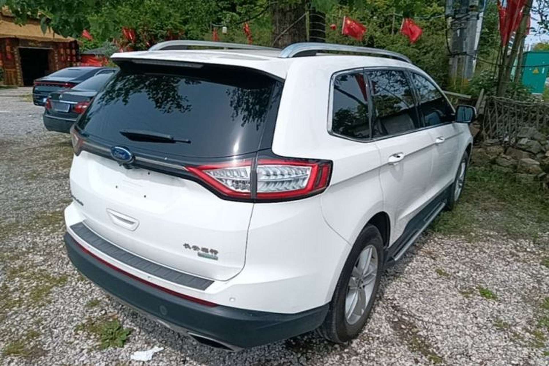 Used Ford Edge 2016 EcoBoost 245 Two-Wheel-Drive Platinum Edition 7-Seater Rear Right 45 Deg