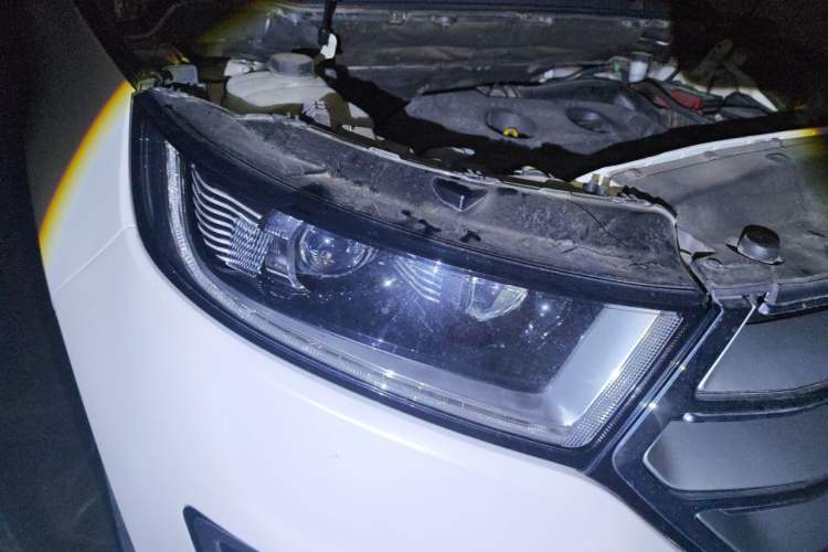 Used Ford Edge 2016 EcoBoost 245 Two-Wheel-Drive Titanium 7-Seater Right Front Headlight