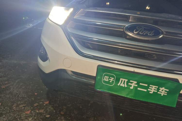 Used Ford Edge 2016 EcoBoost 245 Two-Wheel-Drive Titanium 7-Seater Right Front Headlight