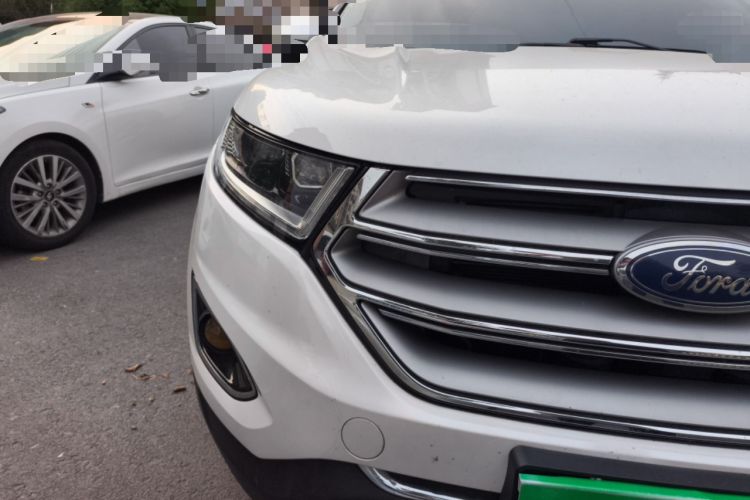 Used Ford Edge 2016 EcoBoost 245 Two-Wheel-Drive Titanium 7-Seater Right Front Headlight