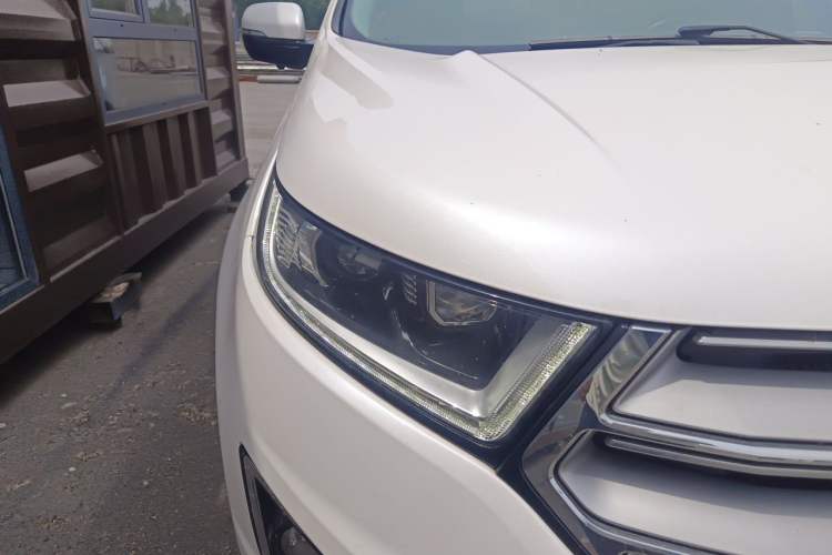 Used Ford Edge 2016 EcoBoost 245 Two-Wheel-Drive Titanium 7-Seater Right Front Headlight