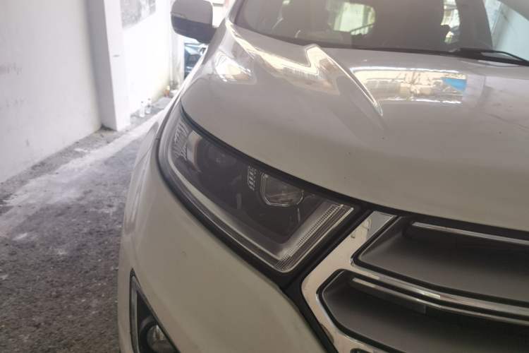 Used Ford Edge 2016 EcoBoost 245 Four-Wheel Drive Titanium Edition 7-Seater Right Front Headlight