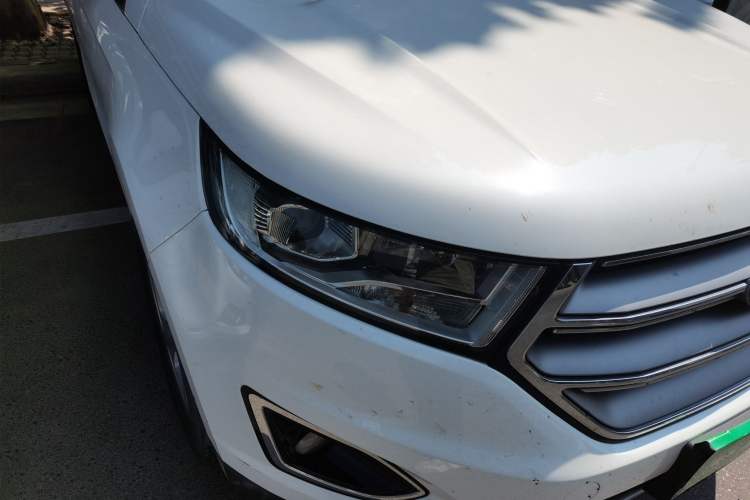 Used Ford Edge 2016 EcoBoost 245 Two-Wheel-Drive Titanium 5-Seater Right Front Headlight
