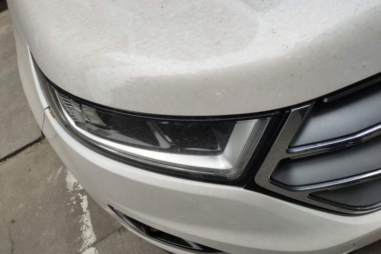Used Ford Edge 2016 EcoBoost 245 Four-Wheel Drive Titanium 7-Seater Right Front Headlight