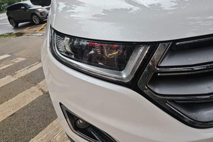 Used Ford Edge 2016 EcoBoost 245 Two-Wheel-Drive Titanium 7-Seater Right Front Headlight